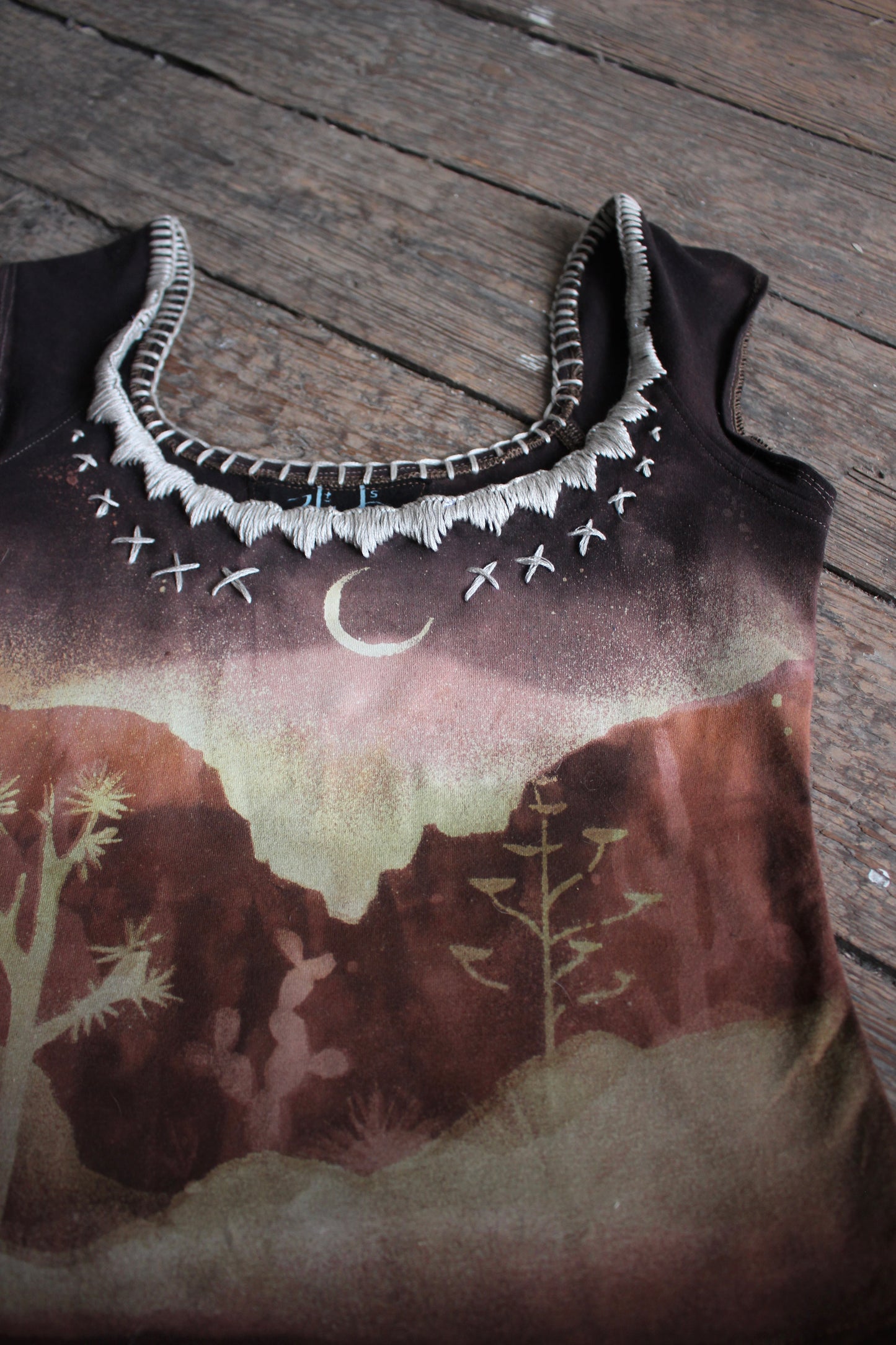 SMALL Slight crop - Dark Desert Mystic Basket top - Hand Embroidered