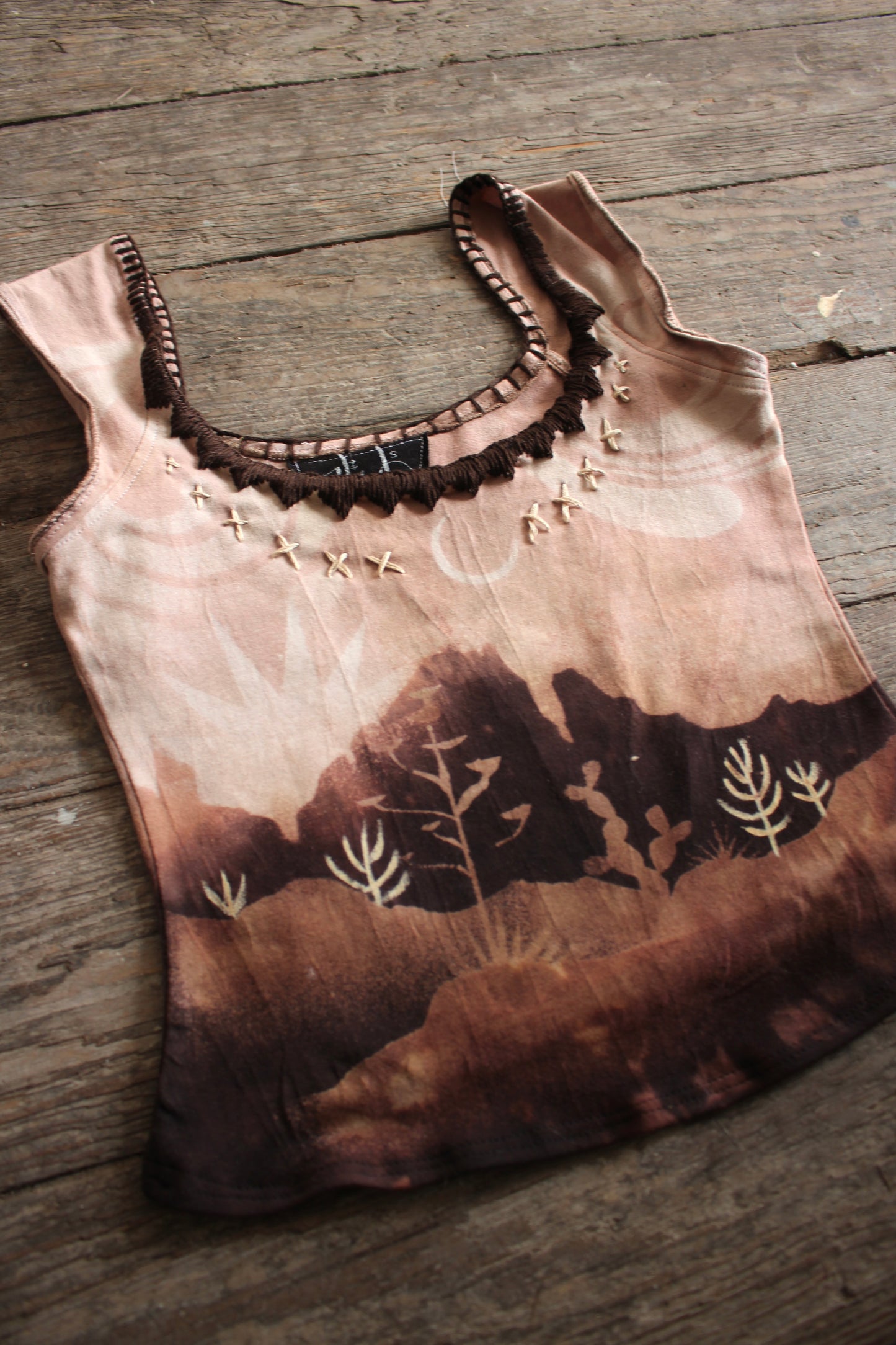 SMALL - Slight crop - Desert Dwell Basket top - Hand embroidered Neckline