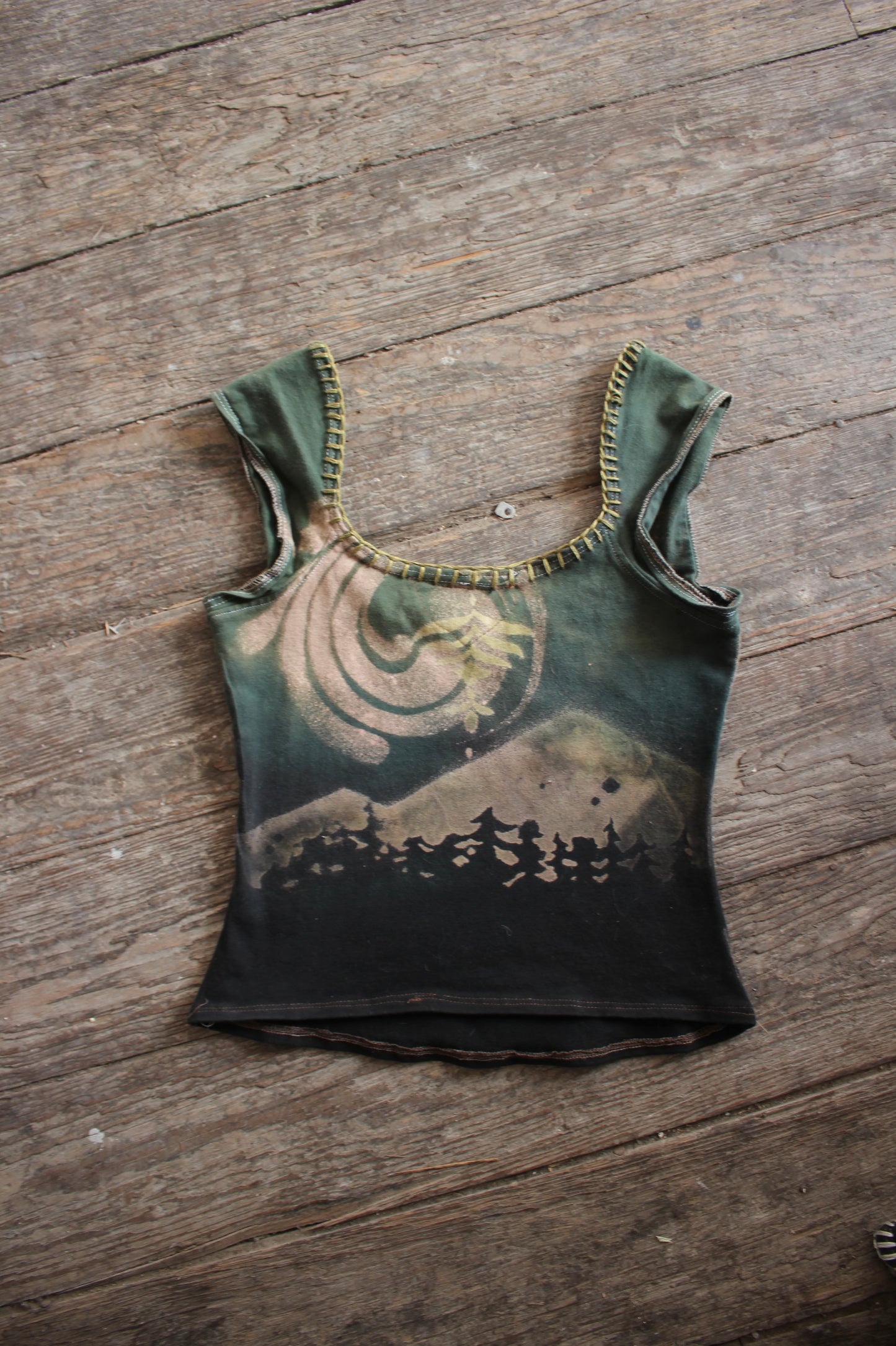 SMALL Sight Crop- Mountain Hike Basket top - Hand painted Happy TreesHandemberoidered neckline