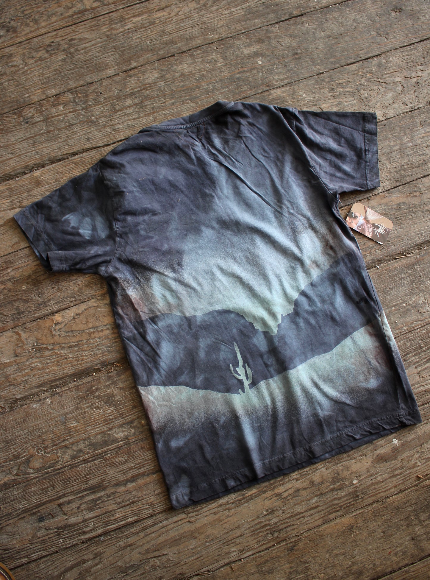 SMALL- UNISEX - Fair Trade Organic Cotton T-shirt - Desert Blues Howl