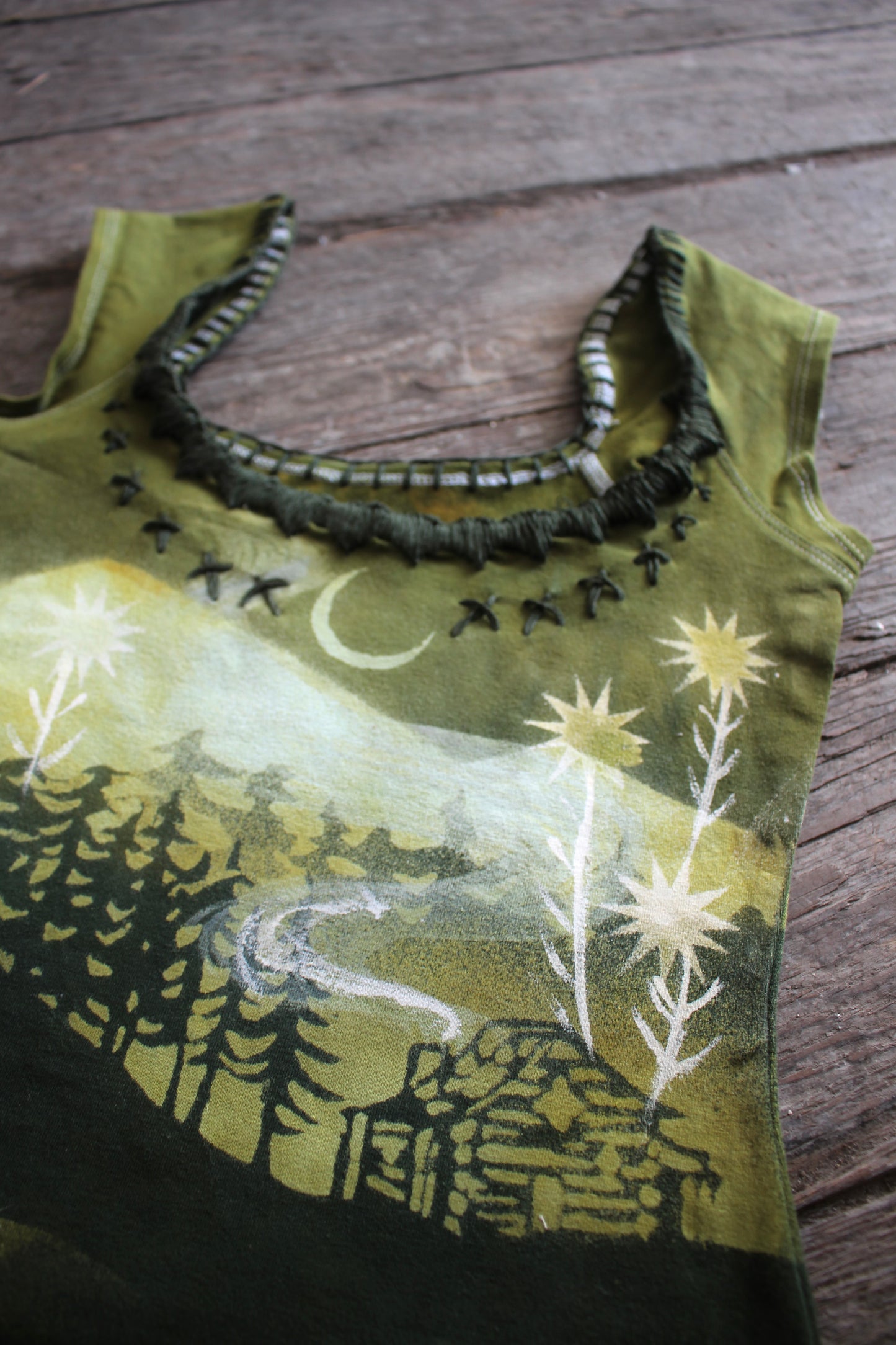 XS - Emerald "Where the Sunflowers grow" Cabin in the woods Basket Top - Hand embroidered neckline