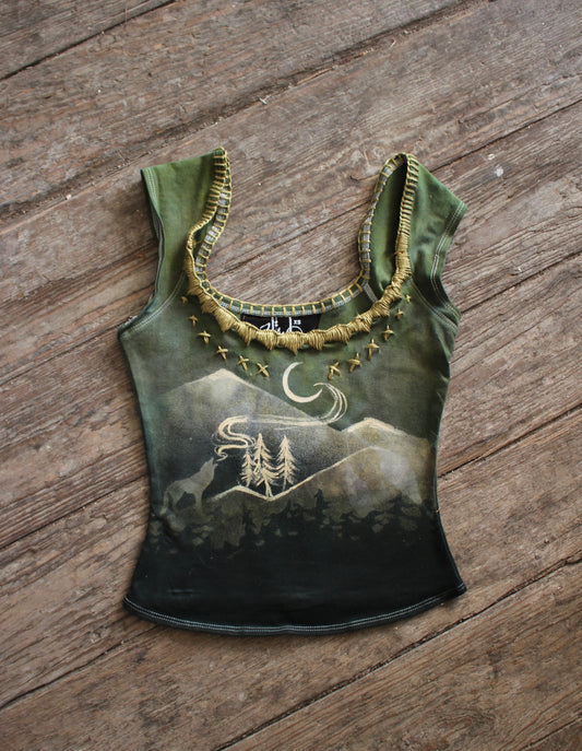 XS - Green Howl Basket top - Hand embroidered neckline