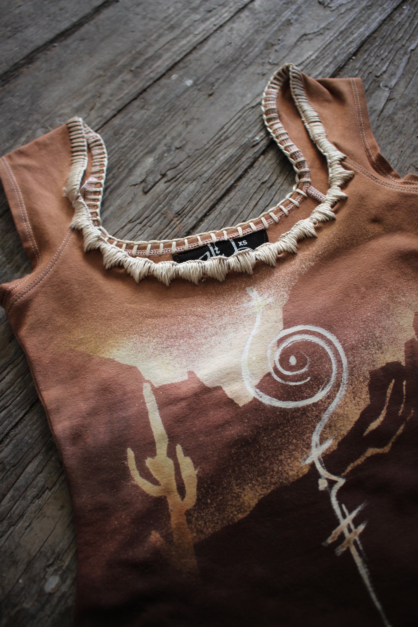 XS - Desert of Mesmeration Basket top - Hand embroidered neckline - Handpainted details